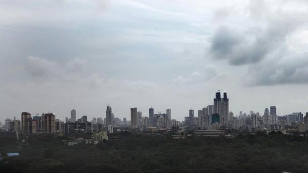 The Maharashtra Pollution Control Board (MPCB) has submitted air pollution mitigation plans for 17 cities in the state four months after the deadline, the Central Pollution Control Board (CPCB) said.(HT File Photo)