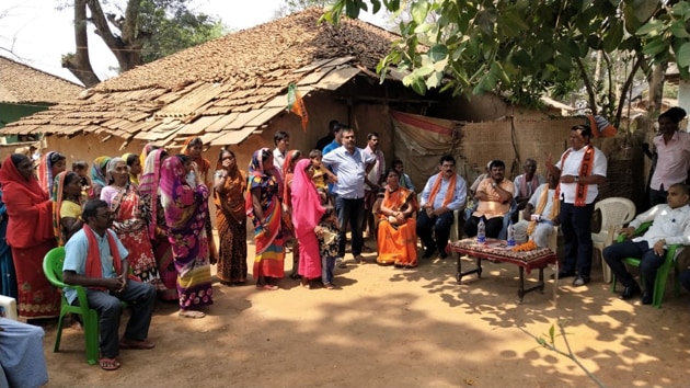 BJP candidate Baidu Ram Kashyap campaigning in the interiors of Bastar in Chhatisgarh. (HT Photo) BJP candidate Baidu Ram Kashyap campaigning in the interiors of Bastar in Chhatisgarh. (HT Photo)