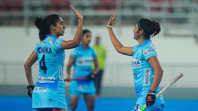 Indian women’s hockey team overcame a 2-4 setback in the third quarter to level the scores 4-4 in their third match against Malaysia.(Twitter)