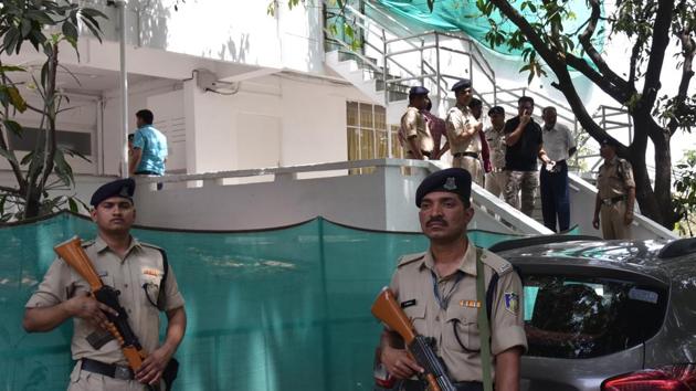 IT raids underway at the residence of Praveen Kakkar, OSD to Madhya Pradesh Chief Minister Kamal Nath, in Bhopal on Sunday.(Mujeeb Faruqui/HT Photo)