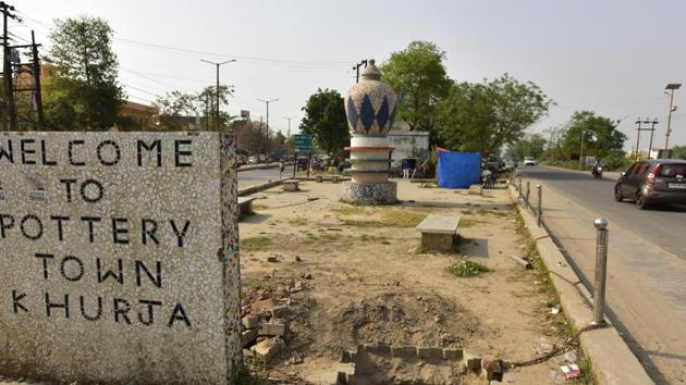 The pottery town of Khurja, in Uttar Pradesh, often votes on communal lines. It comes under the Gautam Budh Nagar Lok Sabha constituency.(Virendra Singh Gosain/HT Photo) The pottery town of Khurja, in Uttar Pradesh, often votes on communal lines. It comes under the Gautam Budh Nagar Lok Sabha constituency.(Virendra Singh Gosain/HT Photo)