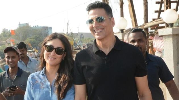 Actors Kareena Kapoor and Akshay Kumar seen at Madh Jetty, Mumbai on April 6, 2019.(IANS)