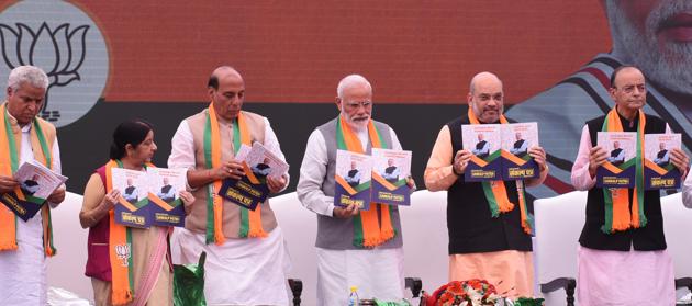 Prime Minister Narendra Modi and other senior leaders of the Bharatiya Janata Party release the party's manifesto for the 2019 Lok Sabha elections, New Delhi, April 8(Arvind Yadav/HT PHOTO)