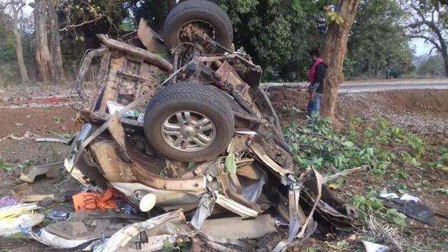The attack on BJP MLA’s convoy took place between Kuakonta and Syamgiri in Dantewada. In the aftermath of the explosion, a crater could be seen in the ground. The attack on BJP MLA’s convoy took place between Kuakonta and Syamgiri in Dantewada. In the aftermath of the explosion, a crater could be seen in the ground.