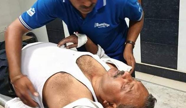 Asansol CPM Lok Sabha candidate Gauranga Chatterjee who was injured in an attack allegedly by Trinamool Congress supporters. (HT PHOTO) Asansol CPM Lok Sabha candidate Gauranga Chatterjee who was injured in an attack allegedly by Trinamool Congress supporters. (HT PHOTO)