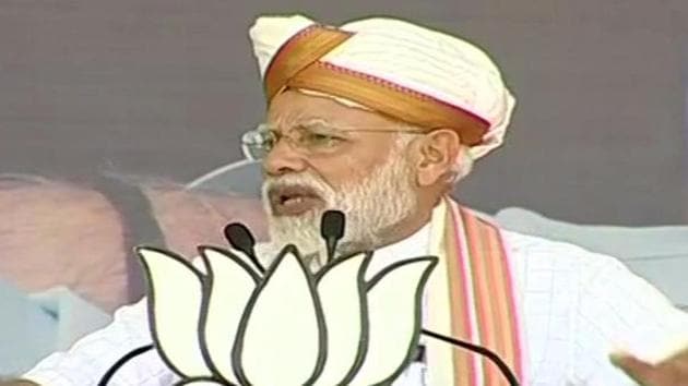 Prime Minister Narendra Modi addressing an election rally at Latur in Maharashtra.(ANI)