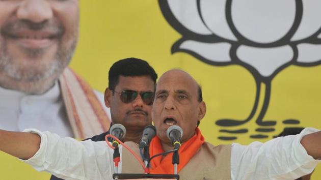 Home Minister Rajnath Singh at an election rally at Suchetgarh village, in Ranbir Singh Pura district of Jammu, on Monday, April 8, 2019. (Nitin Kanotra / HT Photo) Home Minister Rajnath Singh at an election rally at Suchetgarh village, in Ranbir Singh Pura district of Jammu, on Monday, April 8, 2019. (Nitin Kanotra / HT Photo)