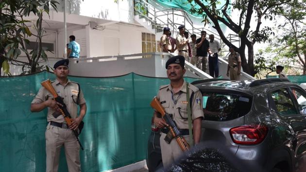 At the ashram, an ordinary darshan of the couple is priced at <span class='webrupee'>₹</span>5,000 and special darshan at <span class='webrupee'>₹</span>25,000.(Representative Image)(Mujeeb Faruqui/HT Photo)