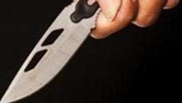 Kalachowki police are on the lookout for two persons accused of stabbing a 57-year-old jeweller near Chinchpokli railway station on Saturday night. (Shutterstock) Kalachowki police are on the lookout for two persons accused of stabbing a 57-year-old jeweller near Chinchpokli railway station on Saturday night. (Shutterstock)