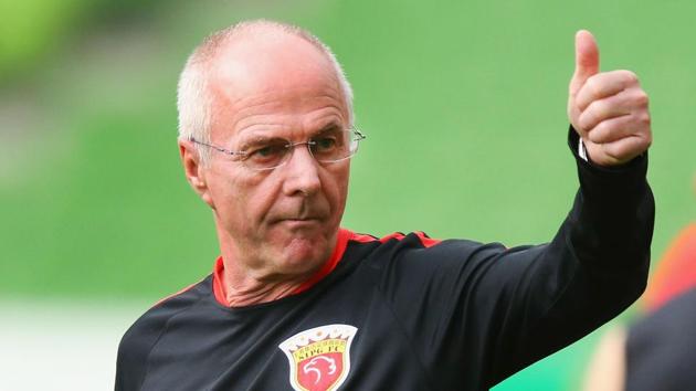 Head coach Sven Goran Eriksson gestures during the Shanghai SIPG training session at AAMI Park on February 23, 2016 in Melbourne, Australia.(Getty Images)