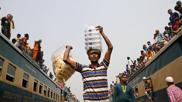 “Remittances grew by more than 14 percent in India, where a flooding disaster in Kerala likely boosted the financial help that migrants sent to families,” the Bank said. (REUTERS) “Remittances grew by more than 14 percent in India, where a flooding disaster in Kerala likely boosted the financial help that migrants sent to families,” the Bank said. (REUTERS)