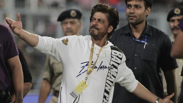 Co-owner of Kolkata Knight Riders' and Bollywood actor Shah Rukh Khan greets the spectators.(AP)