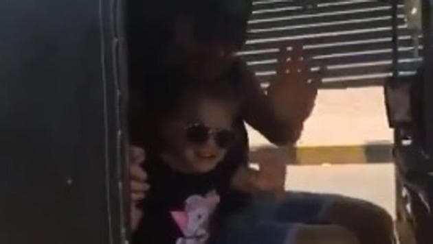 David Warner with his daughter enjoying their ride in an auto. (David Warner/ Instagram) David Warner with his daughter enjoying their ride in an auto. (David Warner/ Instagram)