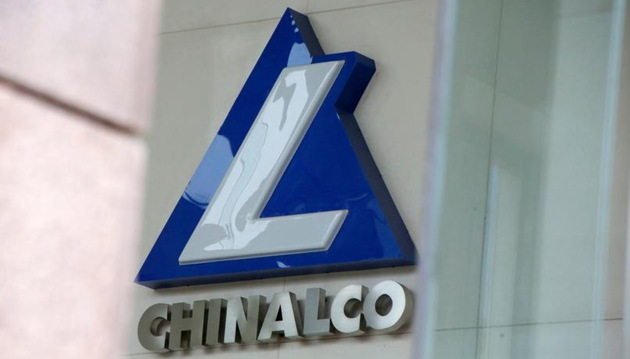 A train carrying bauxite owned by China’s biggest state-controlled aluminium producer, Chinalco, derailed on Wednesday night(Reuters) A train carrying bauxite owned by China’s biggest state-controlled aluminium producer, Chinalco, derailed on Wednesday night(Reuters)