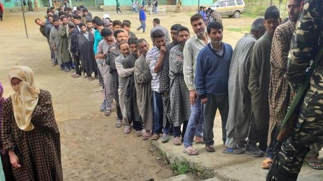 Like previous years, people in urban pockets stayed away from polling booths. There was no visible tension in any area and tight security had been put in place to ensure smooth polling. (HT PHOTO) Like previous years, people in urban pockets stayed away from polling booths. There was no visible tension in any area and tight security had been put in place to ensure smooth polling. (HT PHOTO)