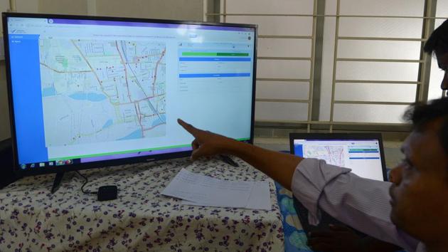 Election officials work at an election commission flying squad monitoring centre in Coimbatore. Kumar, a Coimbatore resident who uses only one name, told AFP that he always rejected any inducements offered by local candidates. “The parties give us 500 rupees each asking us to vote for their party. I tell them that I don’t need money to vote and that I’d vote for whoever I want to vote.” (Arun Sankar / AFP) Election officials work at an election commission flying squad monitoring centre in Coimbatore. Kumar, a Coimbatore resident who uses only one name, told AFP that he always rejected any inducements offered by local candidates. “The parties give us 500 rupees each asking us to vote for their party. I tell them that I don’t need money to vote and that I’d vote for whoever I want to vote.” (Arun Sankar / AFP)