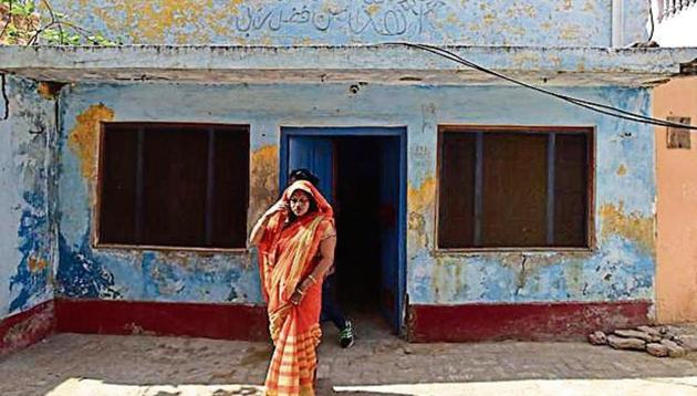Manju Devi outside her neighbour Ikhlaq’s house in Bisada village. Devi’s nephews are accused in the case. (Virendra Singh Gosain/HT PHOTO) Manju Devi outside her neighbour Ikhlaq’s house in Bisada village. Devi’s nephews are accused in the case. (Virendra Singh Gosain/HT PHOTO)