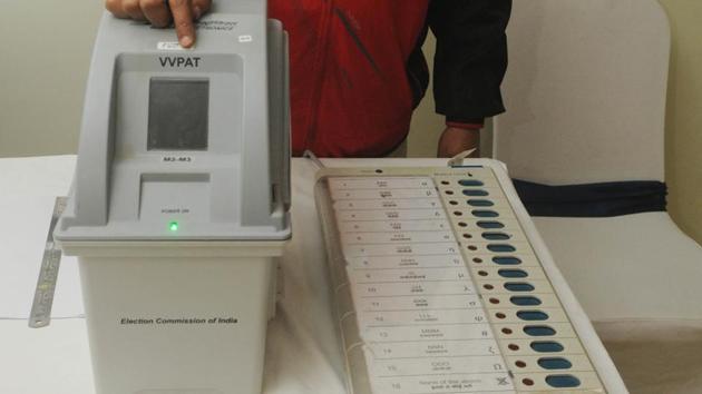 In many cases, the criticism had to do with malfunctioning of electronic voting machines (EVMs) at various places. (HT PHOTO) In many cases, the criticism had to do with malfunctioning of electronic voting machines (EVMs) at various places. (HT PHOTO)