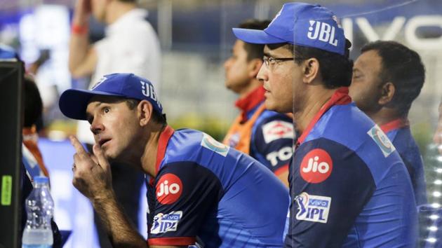 Former Australian cricket captain Ricky Ponting, left and former Indian cricket captain Sourav Ganguly. (AP)