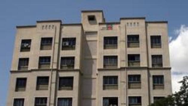 Man promises Mhada flat, cheats two of Rs 41 lakh (Hindustan Times) Man promises Mhada flat, cheats two of Rs 41 lakh (Hindustan Times)