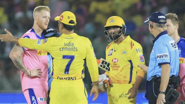 Players of Chennai Super Kings', in yellow, and Rajasthan Royals discuss with an umpire over a No Ball.(AP) Players of Chennai Super Kings', in yellow, and Rajasthan Royals discuss with an umpire over a No Ball.(AP)