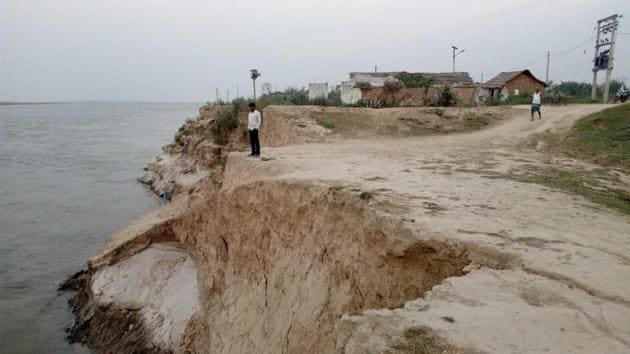 Land erosion caused by river Ganga.(HT)