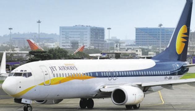 A senior commander with Jet Airways said that pilots with 4-5 years of experience are going to other airlines as they are feeling the pinch of salary delays.(Mint)