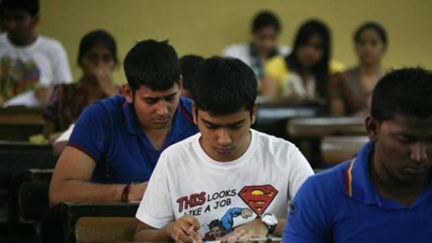 Karnataka PUC Results 2019 : The Karnataka Secondary Education Examination Board (KSEEB) on Monday declared the results of pre-university (PUC) exams. Students can check the PUC 2nd Year Results 2019 at the official websites.(Hindustan Times)
