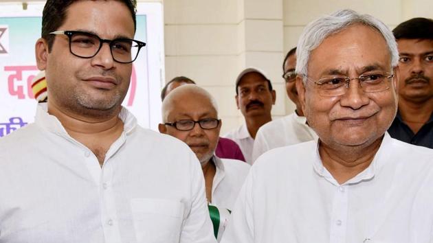 File photo of Bihar Chief Minister and Janta Dal United JD(U) national president Nitish Kumar with electoral strategist Prashant Kishor.(PTI)