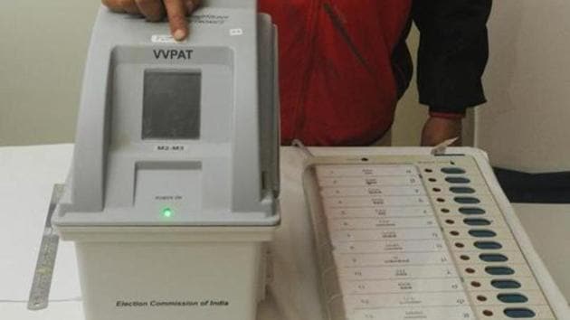 The poll panel said that only those citizens whose application for voter enrolment applications were received till April 13, would be processed before May 12. (HT PHOTO) The poll panel said that only those citizens whose application for voter enrolment applications were received till April 13, would be processed before May 12. (HT PHOTO)