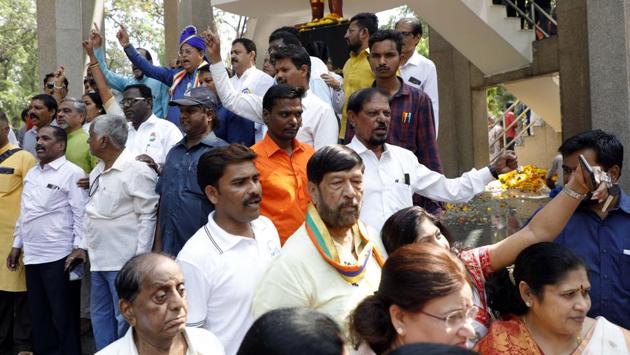 The two political opponents, Mohan Joshi of the Congress and Girish Bapat of the Bharatiya Janata Party (BJP), aspiring for the Lok Sabha seat from Pune, visited the prominent Babasaheb Bhimrao Ramji Ambedkar memorial at the Pune railway station to pay tributes. (RAHUL RAUT/HT PHOTO)