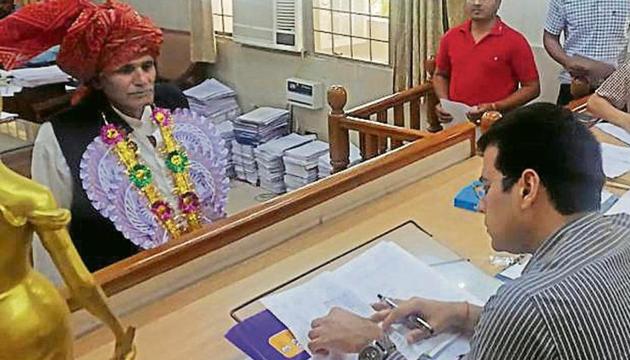 The district administration said that Jai Kawar Tyagi was the only candidate to file the nomination form for Gurgaon on Tuesday.(HT Photo)