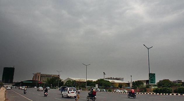 The wind speed is also likely to be around 60-70 kilometre per hour on Wednesday, an IMD spokesperson said.(HT Photo)