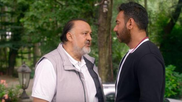 Actors Alok Nath and Ajay Devgn in a still from De De Pyaar De.