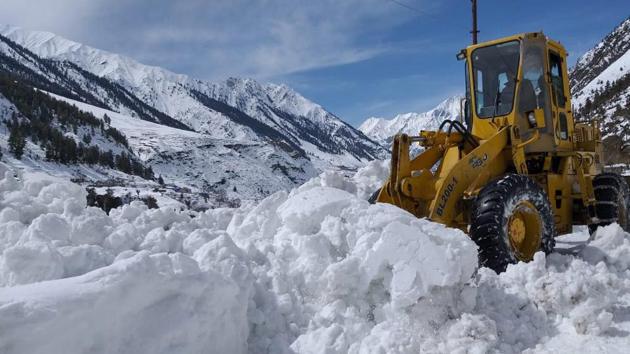 Even as Lahaul and Spiti remains snowbound, electronic voting machines and other election material for the Lok Sabha elections in Himachal Pradesh will be transported through the under-construction Rohtang Tunnel. The Border Road Organisation (BRO ) has undertaken the task to clear snow on the road leading to the north portal of tunnel near Teling village in Lahaul Spiti’s Sissu. (ANI) Even as Lahaul and Spiti remains snowbound, electronic voting machines and other election material for the Lok Sabha elections in Himachal Pradesh will be transported through the under-construction Rohtang Tunnel. The Border Road Organisation (BRO ) has undertaken the task to clear snow on the road leading to the north portal of tunnel near Teling village in Lahaul Spiti’s Sissu. (ANI)