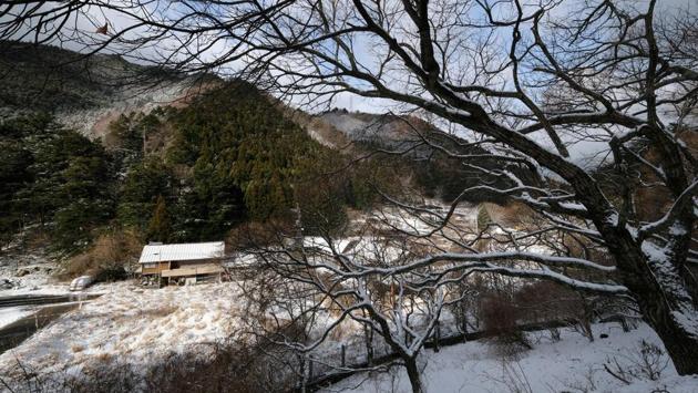 “Instead, it’s important to increase income or improve working conditions for young people in rural areas,” Fujinami said. For example, companies in rural areas tend to have fewer holidays than those in Tokyo. “We need to create communities where young people can make a long-term living.” (Kazuhiro Nogi / AFP) 