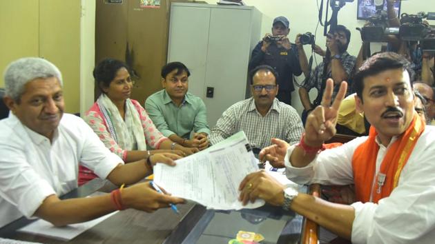 BJP’s Jaipur Rural Lok Sabha seat candidate Rajyavardhan Singh Rathore filing his nomination papers in Jaipur on Tuesday, 16 April 2019.(Prabhakar Sharma / HT Photo) BJP’s Jaipur Rural Lok Sabha seat candidate Rajyavardhan Singh Rathore filing his nomination papers in Jaipur on Tuesday, 16 April 2019.(Prabhakar Sharma / HT Photo)