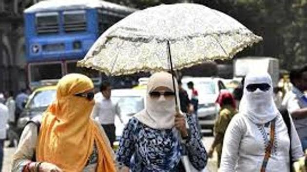 The maximum temperature in south Mumbai on Wednesday was 32.8 degrees Celsius and 33.1 degrees Celsius in the suburbs, both close to the normal mark (HT File) The maximum temperature in south Mumbai on Wednesday was 32.8 degrees Celsius and 33.1 degrees Celsius in the suburbs, both close to the normal mark (HT File)
