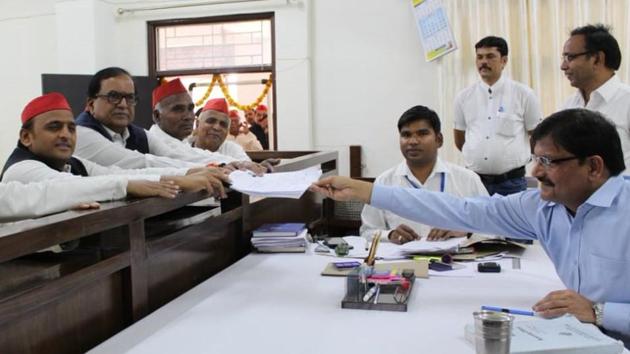 Samajwadi Party chief Akhilesh Yadav filed his nomination papers from Azamgarh Lok Sabha seat on Thursday.(ANI)