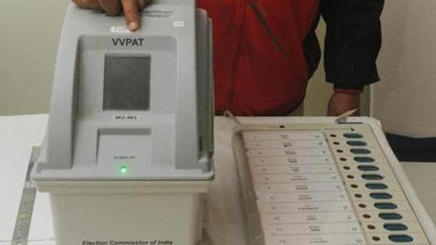 In Assam, a VVPAT machine not working properly at a polling station in Silchar. Polling officers trying to fix it. (Parwaz Khan /HT FILE PHOTO) In Assam, a VVPAT machine not working properly at a polling station in Silchar. Polling officers trying to fix it. (Parwaz Khan /HT FILE PHOTO)