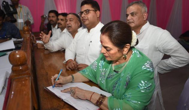 Samajwadi Party candidate from Lucknow, Poonam Sinha, files her nomination for the Lok Sabha elections, in Lucknow, Thursday, April 18, 2019.(PTI)