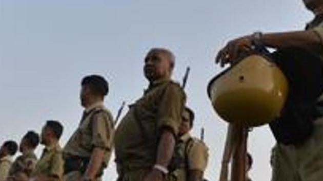 Deputy Inspector General of Trichy region Vanitha Lakshmi and DIG Lokanathan of Thanjavur region tried to broker peace among communities on Thursday.(AFP File) Deputy Inspector General of Trichy region Vanitha Lakshmi and DIG Lokanathan of Thanjavur region tried to broker peace among communities on Thursday.(AFP File)
