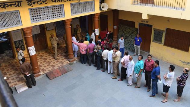 Indian voters queue up to cast their vote at a polling station in Bulandshahr, in the northern state of Uttar Pradesh on April 18, 2019, in the second phase of the mammoth Indian elections. (AFP file photo) Indian voters queue up to cast their vote at a polling station in Bulandshahr, in the northern state of Uttar Pradesh on April 18, 2019, in the second phase of the mammoth Indian elections. (AFP file photo)