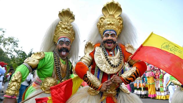 Veeragase folk artists of Karnataka dressed as deities take part in a rally during ‘Mahaveer Jayanthi’ festival celebrations, in Bangalore, Karnataka. (Manjunath Kiran / AFP) Veeragase folk artists of Karnataka dressed as deities take part in a rally during ‘Mahaveer Jayanthi’ festival celebrations, in Bangalore, Karnataka. (Manjunath Kiran / AFP)