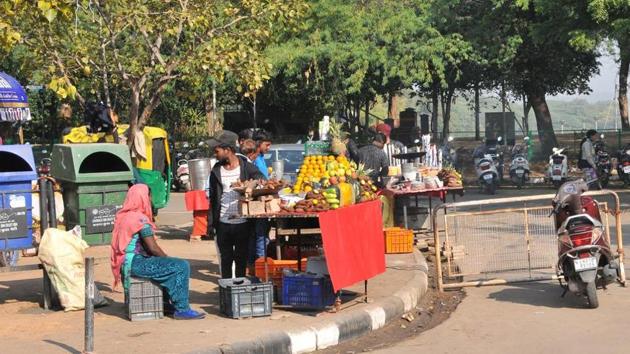 Recently many non-government organisations came forward to clean the area, putting pressure on the MC to start the challan drive and deploy additional sanitation staff.(HT Photo)