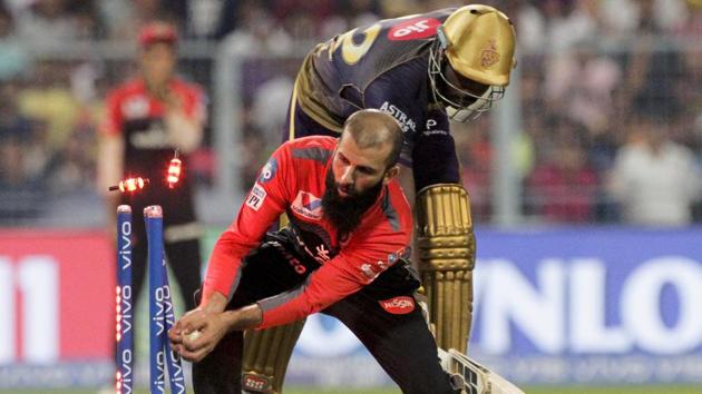 Royal Challengers Bangalore's bowler Moeen Ali makes a successful run-out. (AP)