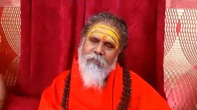 Akhil Bharatiya Akhada Parishad (ABAP) president Mahant Narendra Giri(HT)