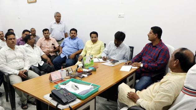 Chief Minister Raghubar Das conducting meeting with BJP core committee in his home constituency Jamshedpur East at his residence in Jamshedpur(Photo by Manoj Kumar/Hindustan Times) Chief Minister Raghubar Das conducting meeting with BJP core committee in his home constituency Jamshedpur East at his residence in Jamshedpur(Photo by Manoj Kumar/Hindustan Times)