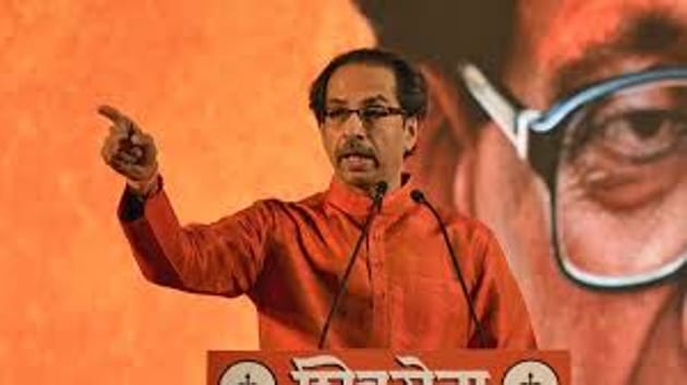 Thackeray took on the Opposition parties for lack of leadership, vision and a PM candidate. He attacked the Congress and added that the people of the country have not forgotten its string of scams.(HT Photo)