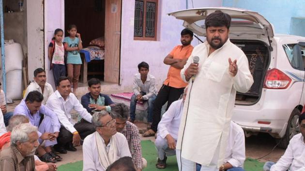 BJP candidate Dushyant Singh during his campaign in Jhalawar-Baran Lok Sabha constituency.(HT Photo)